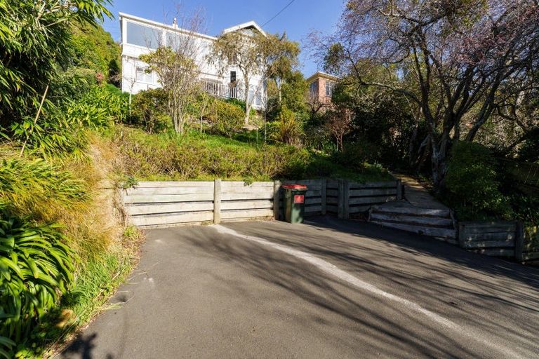 Photo of property in 114 Cliffs Road, Saint Clair, Dunedin, 9012