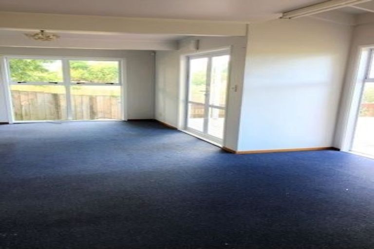 Photo of property in 4/32a Clayburn Road, Glen Eden, Auckland, 0602