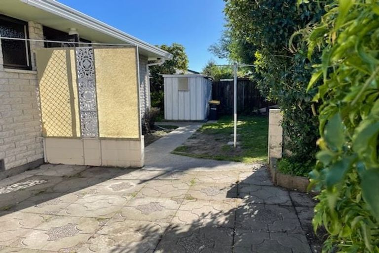 Photo of property in 2/4 Sayers Crescent, Ilam, Christchurch, 8041