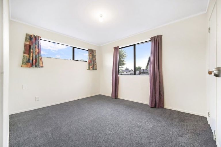 Photo of property in 2/6 Trimdon Street, Randwick Park, Auckland, 2105
