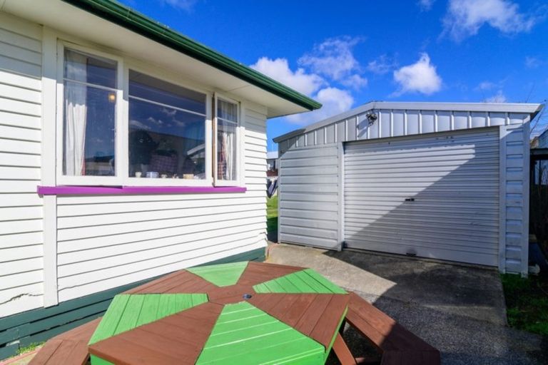 Photo of property in 24 Bellingham Crescent, Fordlands, Rotorua, 3015