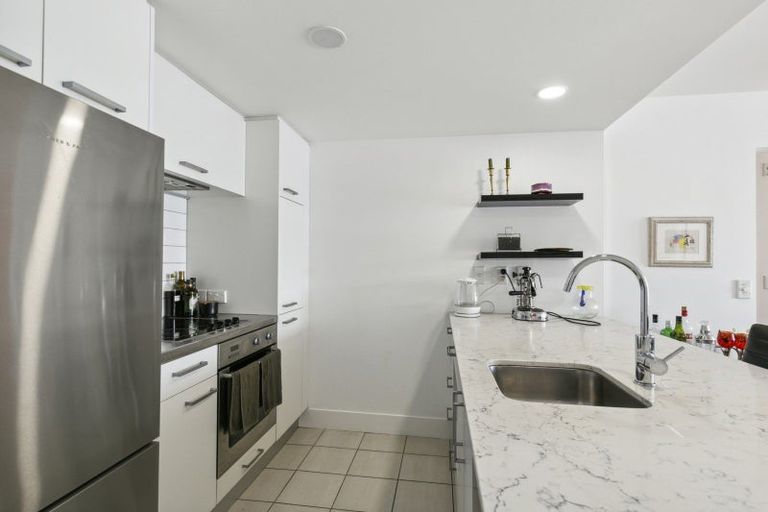 Photo of property in The Capital, 23/370 Oriental Parade, Oriental Bay, Wellington, 6011