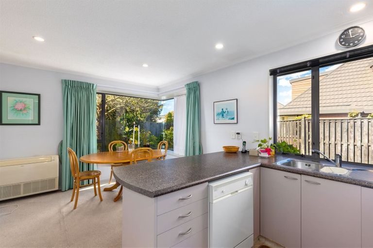 Photo of property in 4a Quirk Place, Sockburn, Christchurch, 8042