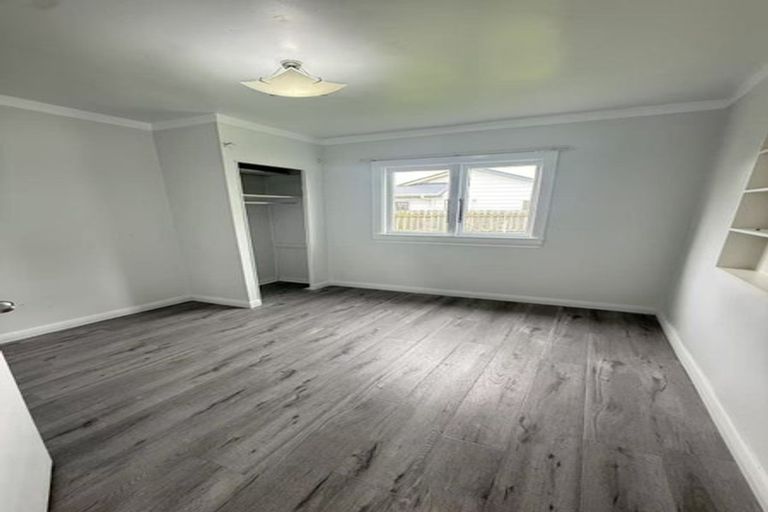 Photo of property in 147 Bruce Mclaren Road, Henderson, Auckland, 0612