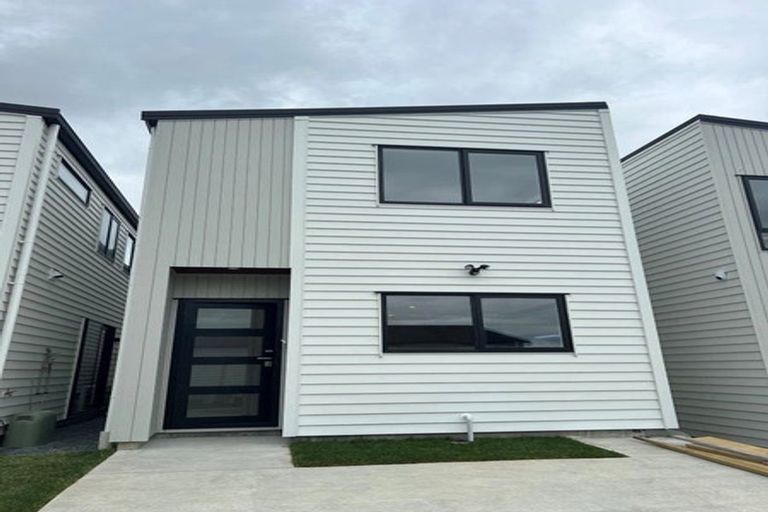 Photo of property in 1b Matakohe Road, Westgate, Auckland, 0814