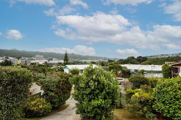 Photo of property in 4 Kivell Street, Ranui, Porirua, 5024
