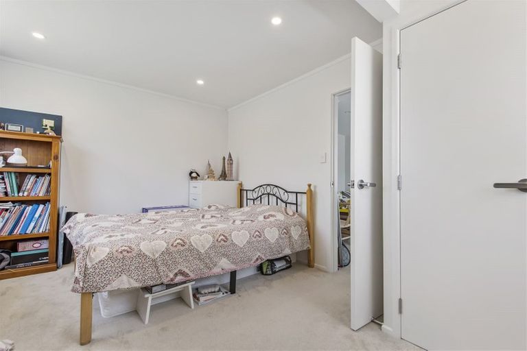 Photo of property in 103 Hutchinsons Road, Bucklands Beach, Auckland, 2014