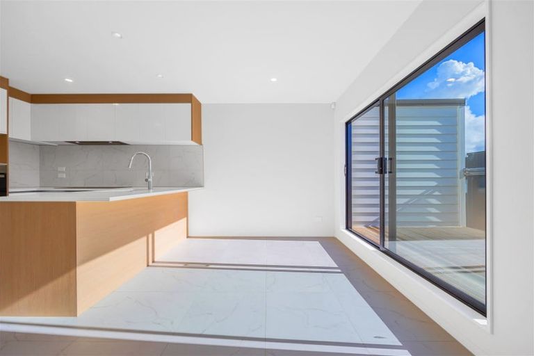 Photo of property in 15 Korokio Lane, Henderson, Auckland, 0612