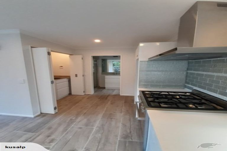 Photo of property in 31 Percy Dyett Drive, Karori, Wellington, 6012