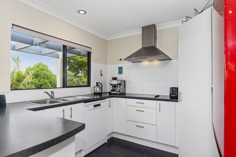 Photo of property in 2 Cashmere Way, Welcome Bay, Tauranga, 3112