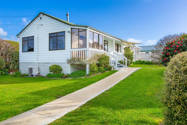 Photo of property in 1 Puriri Street, Raglan, 3225