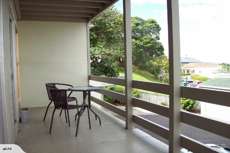 Photo of property in 2/66 Victoria Road, Devonport, Auckland, 0624