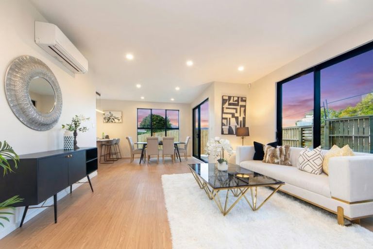 Photo of property in 7a Hewlett Road, Massey, Auckland, 0614