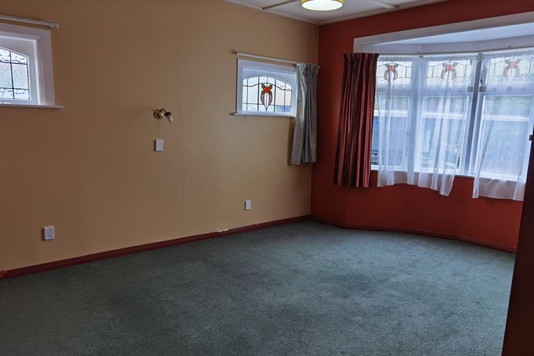 Photo of property in 104 Parkvale Road, Karori, Wellington, 6012