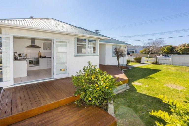 Photo of property in 30a Ranfurly Street, Trentham, Upper Hutt, 5018
