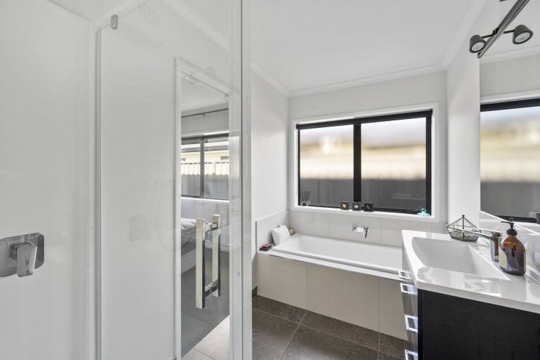 Photo of property in 7 Ruakituri Place, Te Awa, Napier, 4110