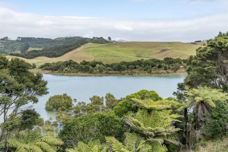 Photo of property in 98 Omahina Street, Raglan, 3225