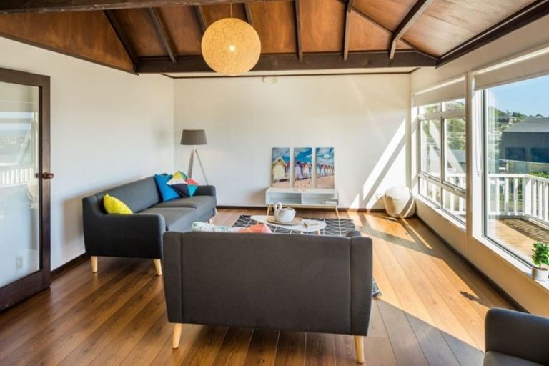 Photo of property in 10 Compass Way, Whitby, Porirua, 5024