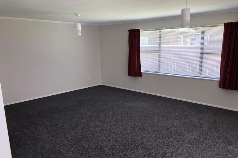 Photo of property in 5a Massey Street, Westown, New Plymouth, 4310