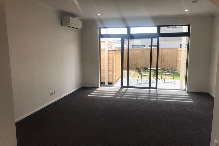 Photo of property in 8 Kauamo Close, Waiwhetu, Lower Hutt, 5010