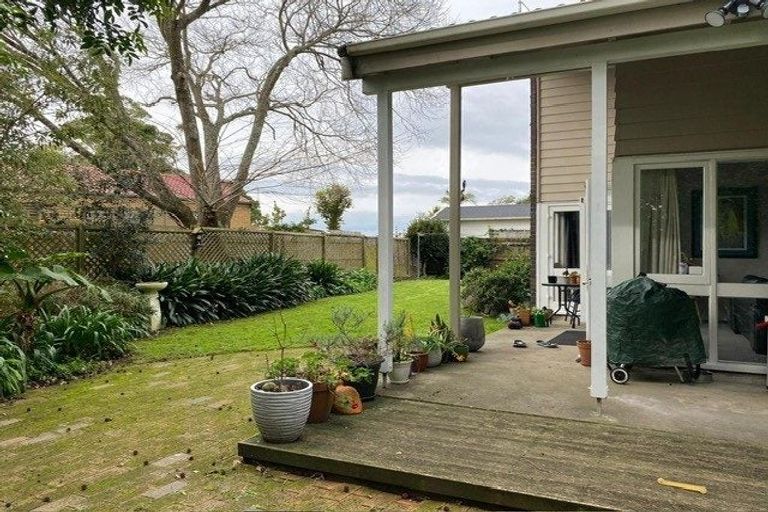 Photo of property in 4 Nassau Court, Half Moon Bay, Auckland, 2012