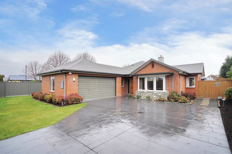 Photo of property in 49 Grimseys Road, Redwood, Christchurch, 8051