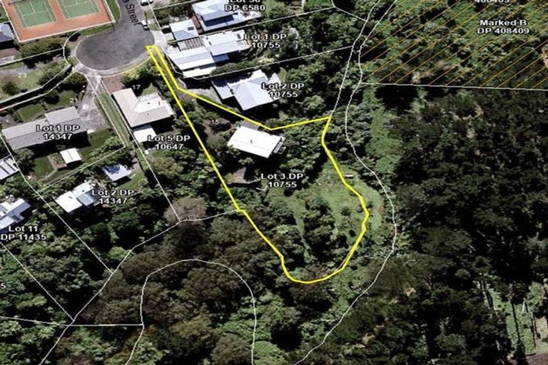 Photo of property in 15 Linda Street, Oakura, 4314