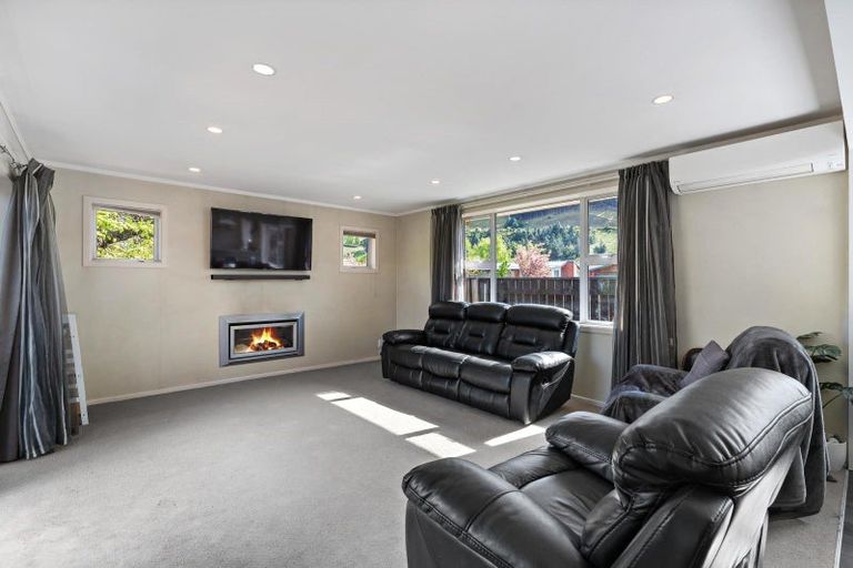Photo of property in 12 Newcastle Street, Clyde, 9330