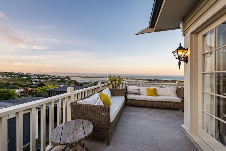 Photo of property in 108 Moncks Spur Road, Redcliffs, Christchurch, 8081