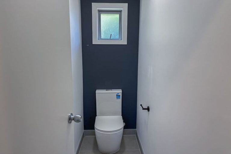 Photo of property in 39a Fairclough Road, Beach Haven, Auckland, 0626