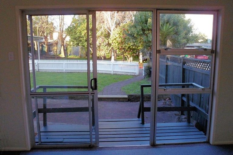 Photo of property in 2/35 Mahia Road, Manurewa, Auckland, 2102
