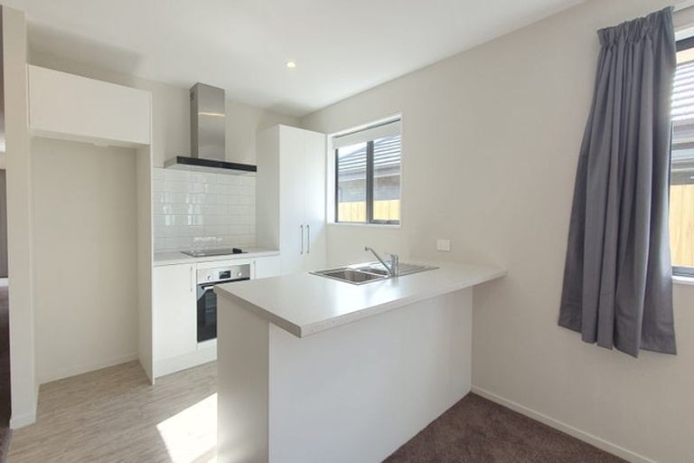 Photo of property in 9 Fairbairn Close, Halswell, Christchurch, 8025