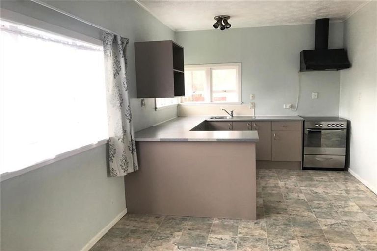 Photo of property in 2/4 Thompson Street, Mangere East, Auckland, 2024