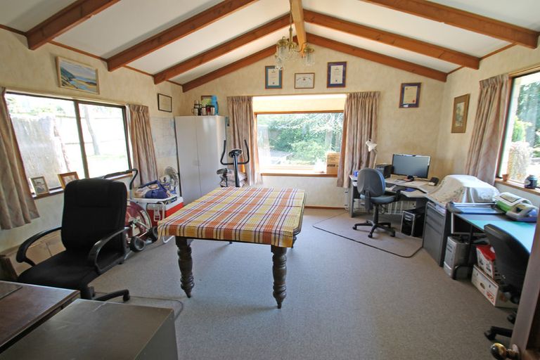 Photo of property in 69 Walton Park Avenue, Fairfield, Dunedin, 9018