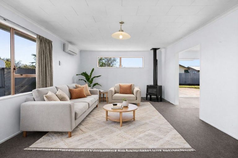 Photo of property in 41 Wynyard Crescent, Tamatea, Napier, 4112