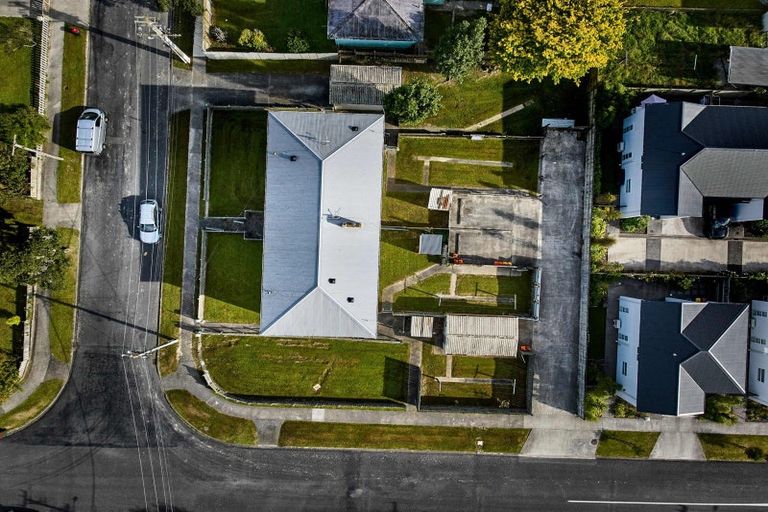 Photo of property in 2-8 Hanson Grove, Stokes Valley, Lower Hutt, 5019