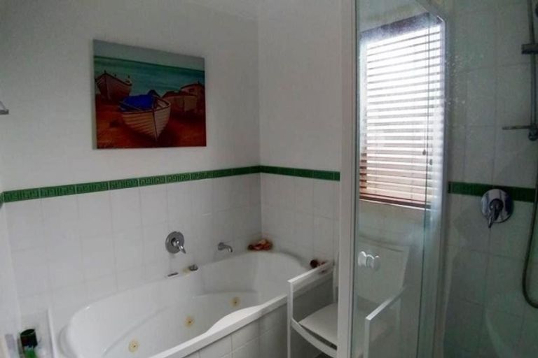 Photo of property in 17 Coventry Way, Long Bay, Auckland, 0630