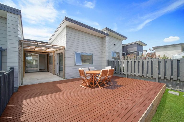 Photo of property in 64b Crestview Rise, Papakura, 2110
