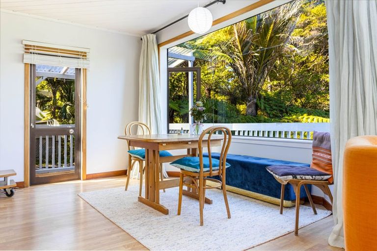 Photo of property in 83 Wood Bay Road, Titirangi, Auckland, 0604