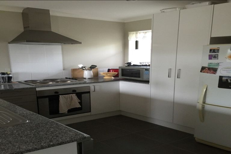 Photo of property in 59a Sungrove Rise, Sunnyvale, Auckland, 0612