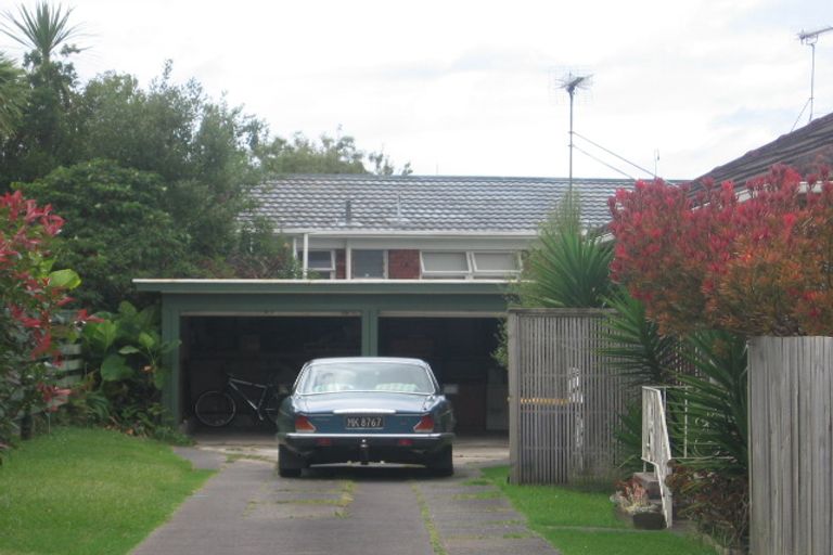 Photo of property in 2/20 Margaret Place, Milford, Auckland, 0620