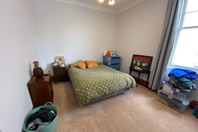 Photo of property in 240 Oriental Parade, Oriental Bay, Wellington, 6011