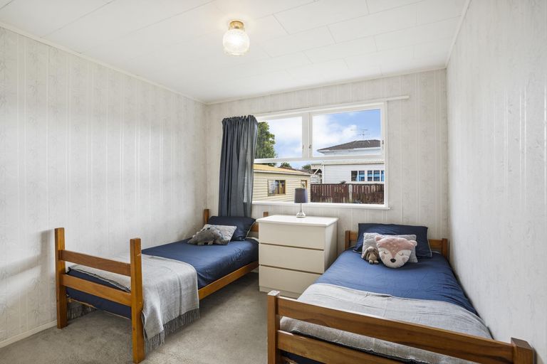 Photo of property in 37 Reelick Avenue, Pakuranga Heights, Auckland, 2010