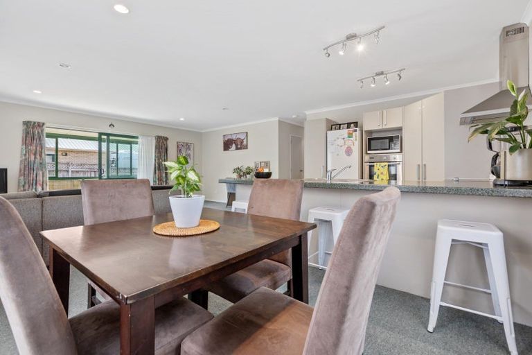 Photo of property in 3a Simons Street, Moturoa, New Plymouth, 4310