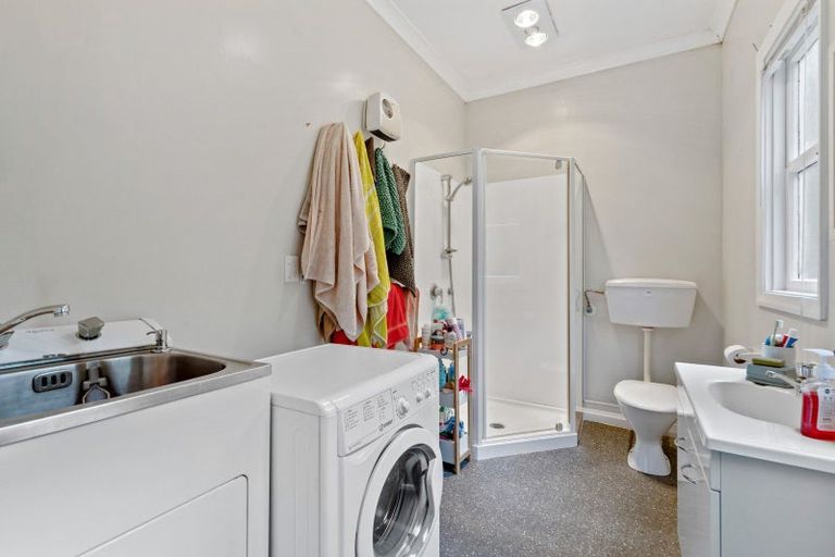 Photo of property in 61 Harbour View Road, Northland, Wellington, 6012