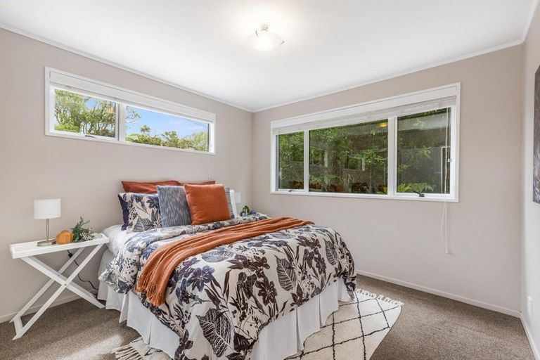 Photo of property in 1/56 Collins Avenue, Tawa, Wellington, 5028