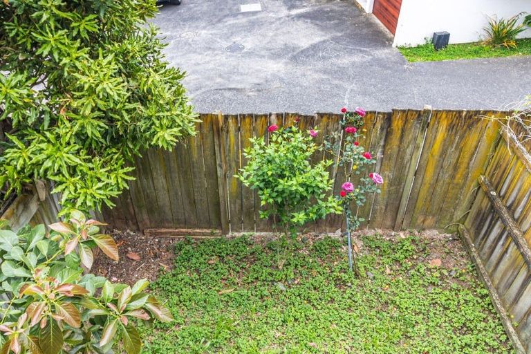 Photo of property in Lakeview Terrace, 17/14 Ambrico Place, New Lynn, Auckland, 0600