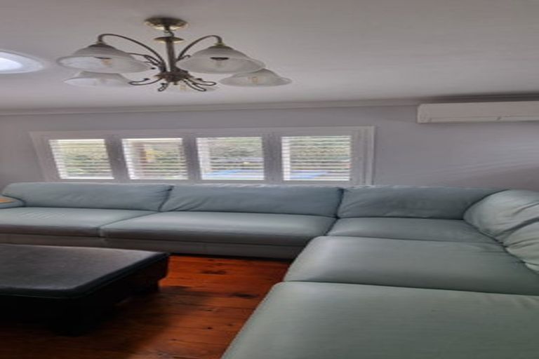 Photo of property in 1/16 Puriri Avenue, Greenlane, Auckland, 1051