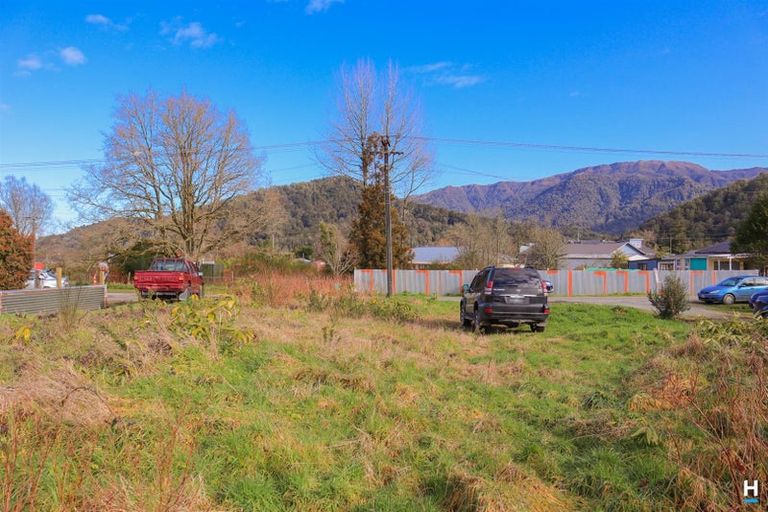 Photo of property in 21 Clifford Street, Blackball, 7804