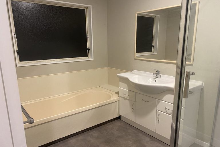 Photo of property in 1 Rimu Place, Taradale, Napier, 4112